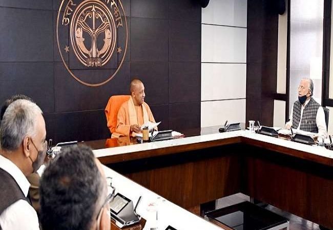 Corona Guidelines in UP: सीएम योगी आदित्यनाथ का निर्देश-कोरोना के नए वैरिएंट को लेकर करें जीनोम सिक्वेसिंग की व्यवस्था