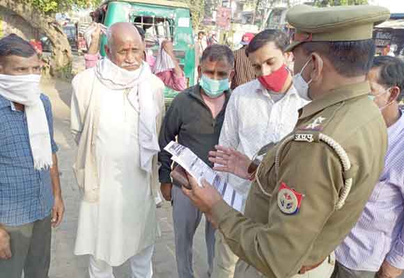 ग्रामीणों को दी विभिन्न योजनाओं व कानूनों की जानकारी