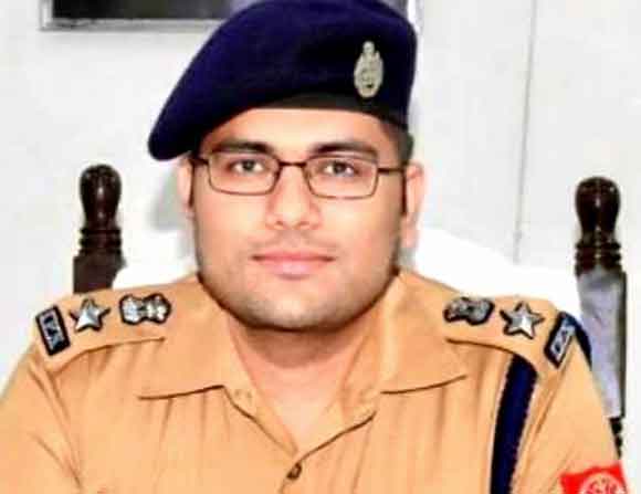 एसएसपी ने बीमार आरक्षी की मदद को आगे बढ़ाया हाथ