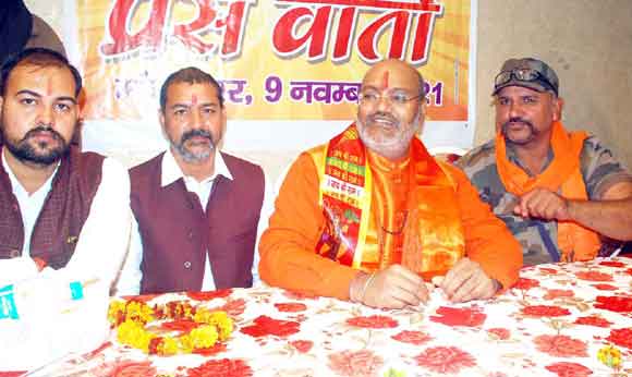 सहारनपुर-आतंकवाद का अड्डा है दारूल उलूम: नरसिंहानंद