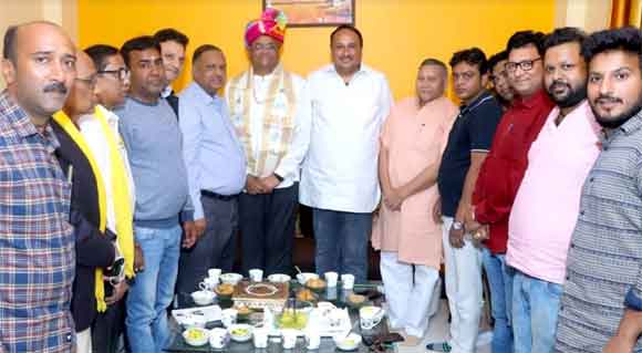 उद्यमों के हित के लिए सरकार द्वारा विकास की अनेक योजनाएं चलाई जा रही है: दादू