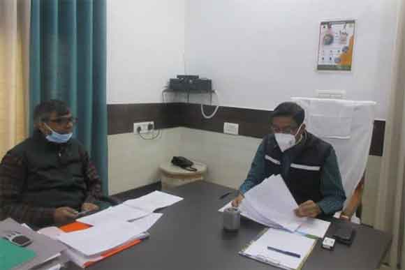 सी.डी.ओ. खराब वेलनेस सेन्टर और विद्यालय का निरीक्षण कर सुधार की कार्ययोजना बनाकर प्रस्तुत करें – मण्डलायुक्त