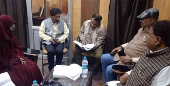 पालिका परिषद में कर्ज हेतु पात्र लोगों के किये गये साक्षात्कार