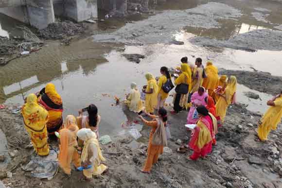 नदियों और नहरों को साफ-स्वच्छ और निर्मल रखने की सभी की जिम्मेदारी- मुख्य विकास अधिकारी