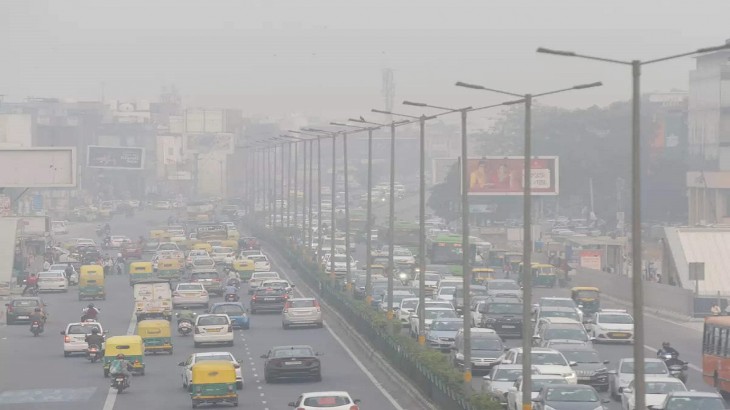 गैस आधारित इंडस्ट्री को छोड़ बाकी बैन, 1000 अतिरिक्त CNG बसें चलाएगी सरकार