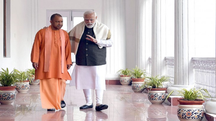 Viral तस्वीर का सच! PM मोदी ने CM योगी के कान में क्या कहा था? राजनाथ ने बताया