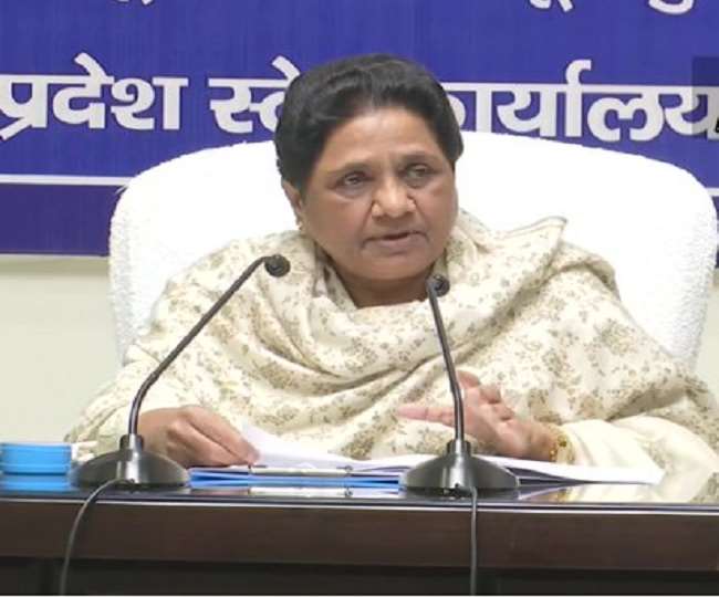 डा.आम्बेडकर के परिनिर्वाण दिवस पर मायावती का भाजपा पर हमला, बोलीं- सत्ता में बैठे लोग बाबा साहब के विरोधी