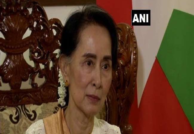 आंग सान सू की को मिली चार साल की जेल, सेना के खिलाफ असंतोष और कोविड प्रोटोकाल तोड़ने पर दोषी करार