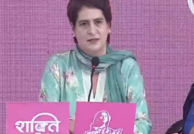 प्रियंका वाड्रा ने जारी किया महिला घोषणापत्र, सरकारी नौकरियों में महिलाओं को 40 प्रतिशत आरक्षण की घोषणा