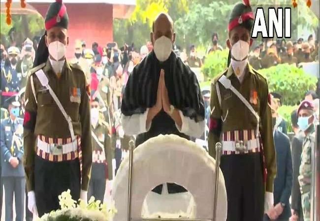 CDS General Bipin Rawat Funeral Updates: जनरल बिपिन रावत को दी जा रही सलामी, रक्षामंत्री राजनाथ सिंह हैं मौजूद