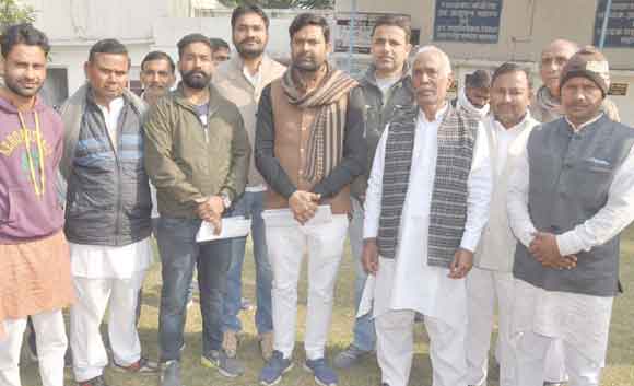 भाकिसं के प्रतिनिधिमंडल ने सौंपा ज्ञापन