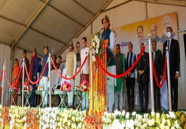 ग्रुप कैप्टन वरुण सिंह के निधन की खबर सुनकर टूट गए रक्षा मंत्री राजनाथ सिंह, बीच में ही रोका भाषण