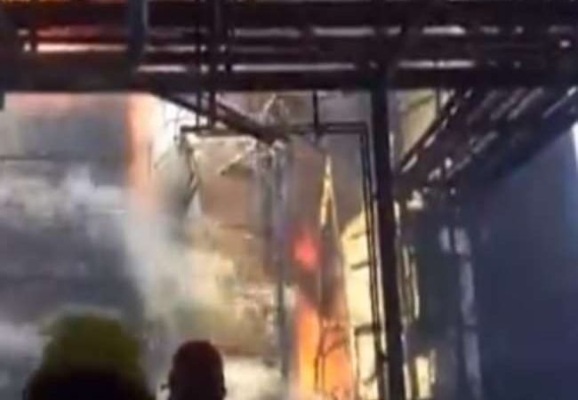 गुजरात की फ्लोरा कंपनी में जोरदार धमाके के बाद लगी भीषण आग, 2 की मौत 30 जख्‍मी