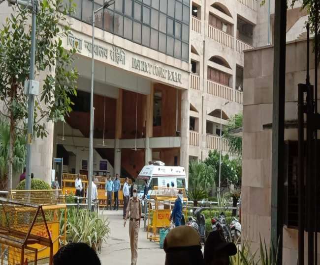 दिल्ली की रोहिणी कोर्ट बम विस्फोट में पुलिस ने किए कई खुलासे, एक वैज्ञानिक गिरफ्तार