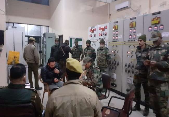 जम्मू कश्मीर में बिजली के हाहाकार से प्रशासन के हाथ पांव फूंले, सेना ने ग्रिड स्टेशनों पर संभाला मोचा