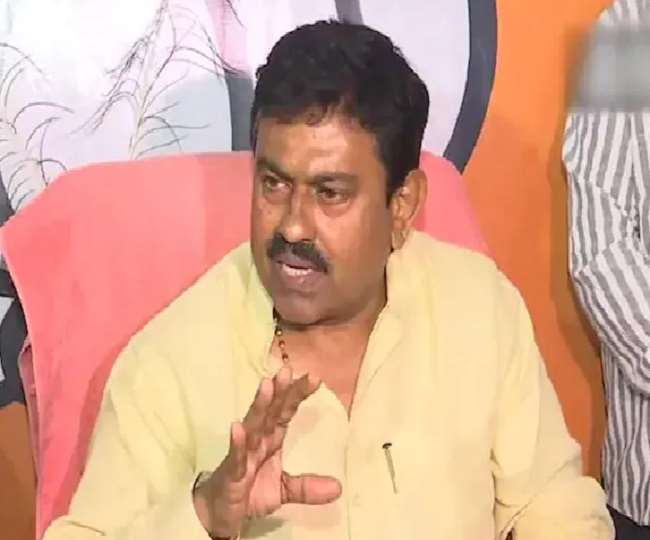 अजय मिश्र टेनी के इस्तीफे की मांग पर अड़ी कांग्रेस, बोली- आरोपित का पिता कैसे कर सकता है न्याय?