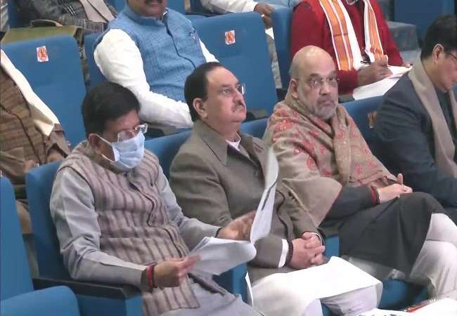 भाजपा संसदीय दल की बैठक शुरू, चेतावनी के बावजूद सदन से गायब सांसदों की पीएम लेंगे क्लास?