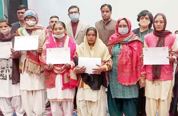 आशा सम्मेलन में उल्लेखनीय कार्यों के लिए आशाओं को किया सम्मानित