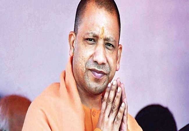 दलगत राजनीति से बहुत ऊपर सीएम योगी आदित्यनाथ, अखिलेश यादव से पूछा डिंपल यादव व बेटी का हाल