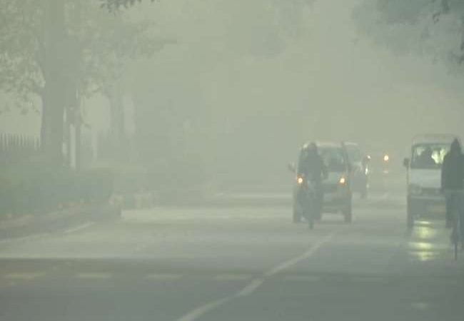 Weather Update: पश्चिमी विक्षोभ का असर, कोहरे के आगोश में आएगा नया साल