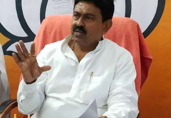 दिल्ली पुलिस ने गृह राज्य मंत्री अजय मिश्र टेनी को ब्लैकमेल करने के आरोप में पांच को किया गिरफ्तार
