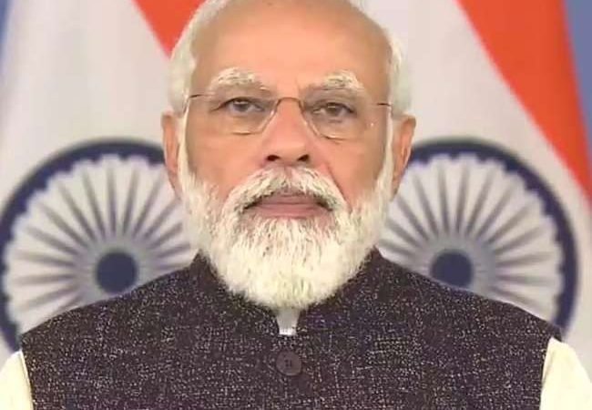 पीएम मोदी का बड़ा एलान- फ्रंट लाइन वर्करों को प्रीकाशनरी डोज, 15 साल से ऊपर के किशोरों को लगेगा टीका