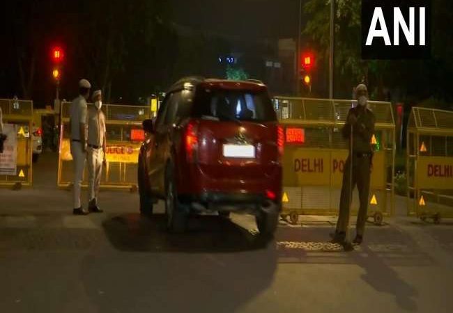 दिल्ली में सोमवार से लगा नाइट कर्फ्यू, जानिए टाइमिंग और कई अन्य प्रतिबंध