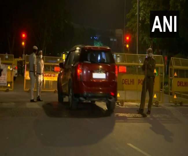 दिल्ली में सोमवार से लगा नाइट कर्फ्यू, जानिए टाइमिंग और कई अन्य प्रतिबंध