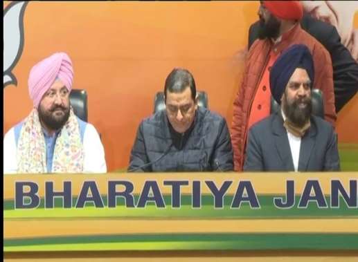 पंजाब में कांग्रेस को बड़ा झटका, बाजवा के भाई सहित दो विधायक भाजपा में शामिल, क्रिकेटर मोंगिया भी बने भाजपाई