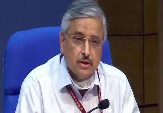 एम्स निदेशक डाक्टर गुलेरिया की सलाह, ओमिक्रोन हल्का संक्रमण घबराए नहीं, लेकिन…