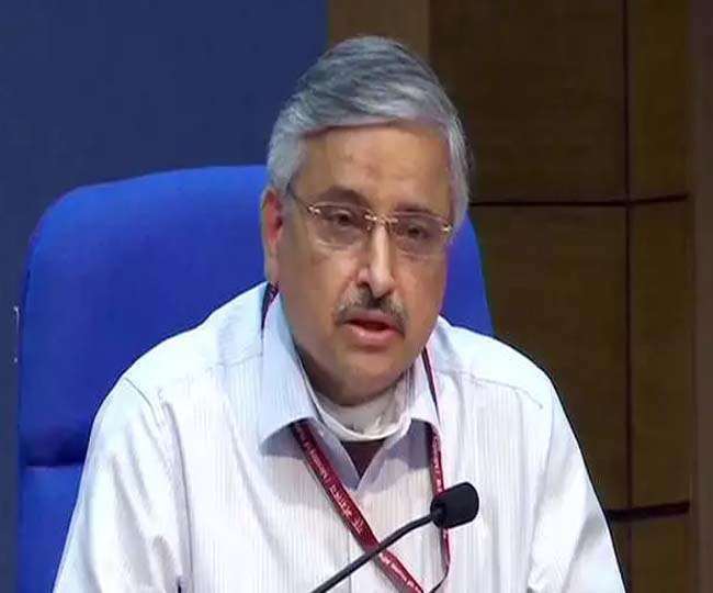 एम्स निदेशक डाक्टर गुलेरिया की सलाह, ओमिक्रोन हल्का संक्रमण घबराए नहीं, लेकिन…