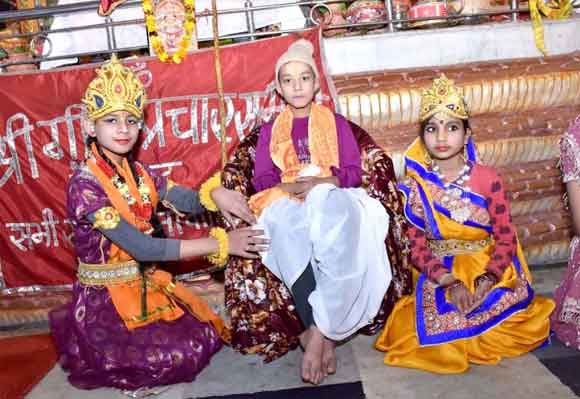 भगवान को आप जिस रूप में पूजते हो वह उसी रूप में आपको नजर आयेगें: दीदी