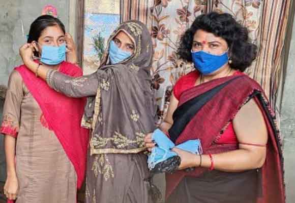 कोरोना से बचाव के लिये किया जागरूक मास्क वितरित किये
