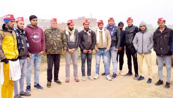 सपा अल्पसंख्यक सभा के कार्यकर्ताओं ने मनाया अल्पसंख्यक अधिकार दिवस को काला दिवस के रूप में मनाया।