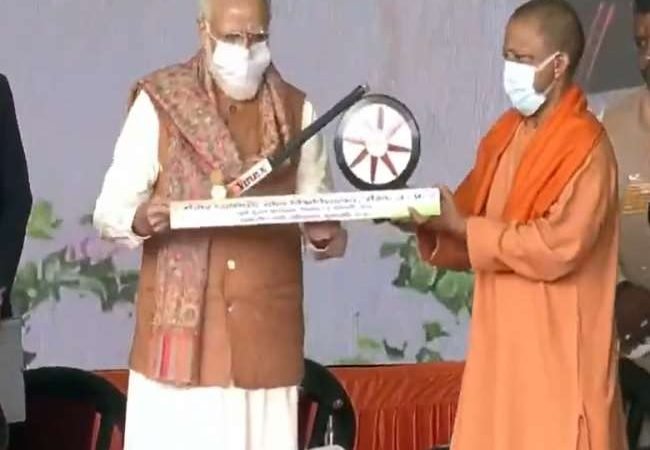 PM Modi in Meerut- LIVE: प्रधानमंत्री ने खेल उत्पादों की प्रदर्शनी का किया अवलोकन, कसरत भी की