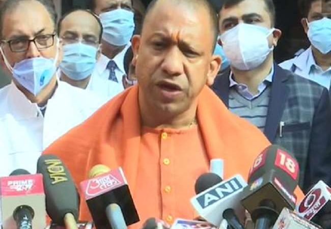 CM योगी आदित्यनाथ ने श्रमिकों के खातों में ट्रांसफर की हजार रुपए की राशि, बोले- पहले हजम हो जाता था रुपया