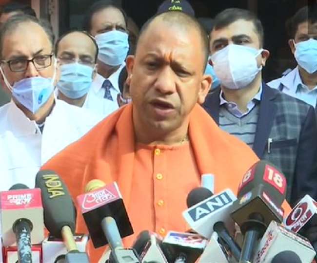 CM योगी आदित्यनाथ ने श्रमिकों के खातों में ट्रांसफर की हजार रुपए की राशि, बोले- पहले हजम हो जाता था रुपया