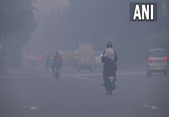 Air Pollution: बहुत खराब श्रेणी में है दिल्ली की आबोहवा, आज का AQI 369 – SAFAR