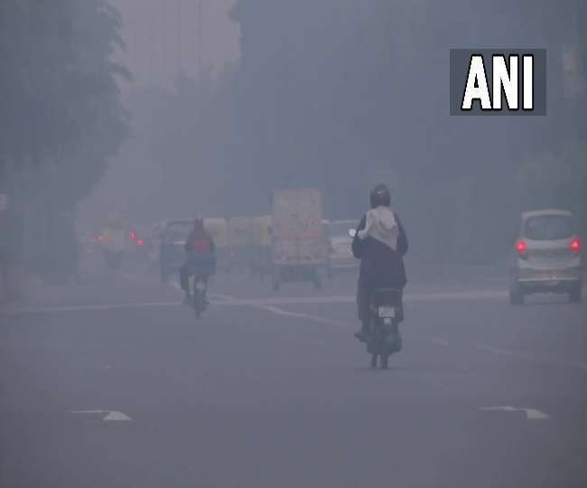 Air Pollution: बहुत खराब श्रेणी में है दिल्ली की आबोहवा, आज का AQI 369 – SAFAR