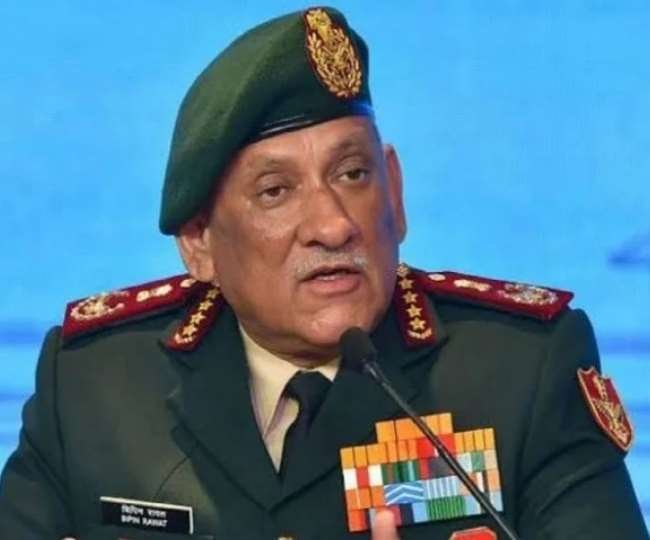 घने बादलों में चट्टान से टकराया था जनरल रावत का हेलीकाप्टर, रक्षा मंत्री को आज दी जाएगी विस्तृत जानकारी