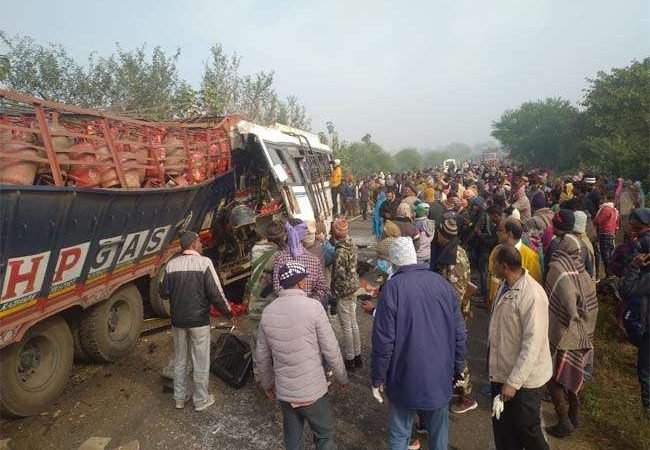 Jharkhand Road Accident: गोविंदपुर-साहिबगंज रोड पर भीषण हादसा, 8 की माैत, दो दर्जन बस यात्री घायल