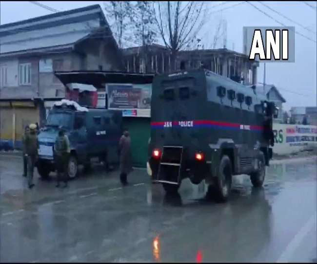 Budgam Encounter : आत्मसमर्पण करने को नहीं माने जैश-ए-मोहम्मद के आतंकी, सुरक्षाबलों ने तीनों को किया ढेर