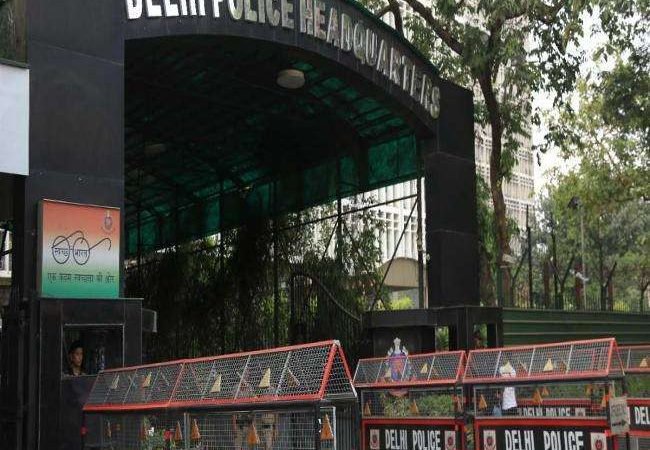 दिल्ली पुलिस महकमे में भी कोरोना का कहर, 1000 से अधिक कर्मी पाए गए संक्रमित, और अधिक एहतियात के निर्देश जारी