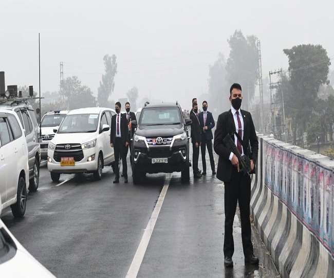 विदेश से आया गुमनाम कॉल, मोदी की सुरक्षा में सेंध लगाने की ली जिम्मेदारी