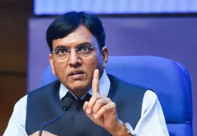 कोरोना के बढ़ते मामलों की रोकथाम पर केंद्रीय स्‍वास्‍थ्‍य मंत्री मनसुख मांडविया की अहम बैठक, जानें- अपडेट