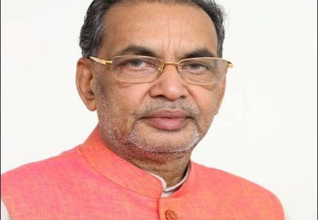 लखनऊ में भाजपा चुनाव समिति की बैठक में शामिल रहे राधा मोहन सिंह कोरोना पाजिटिव