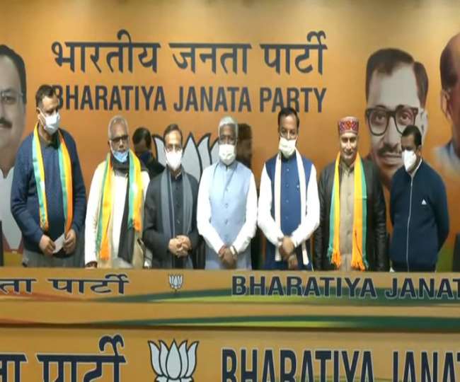 यूपी में कांग्रेस और सपा को बड़ा झटका, विधायक नरेश सैनी और हरिओम यादव भाजपा में शामिल