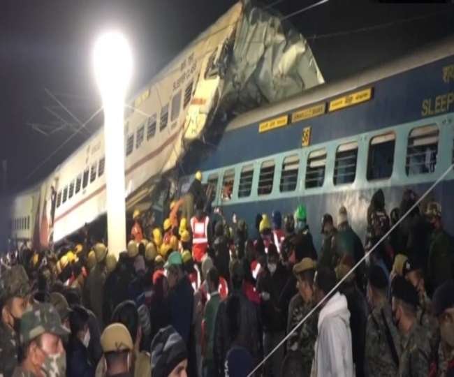 बंगाल में बीकानेर एक्सप्रेस की 12 बोगियां पटरी से उतरीं, सात यात्रियों की मौत; राहत व बचाव कार्य जारी