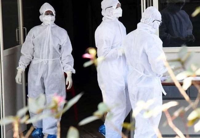 तीसरी लहर में तेजी से बढ़ रहे कोरोना के मामले, महाराष्ट्र और कर्नाटक में 48 हजार से अधिक नए केस, जानिए अन्य राज्यों का हाल