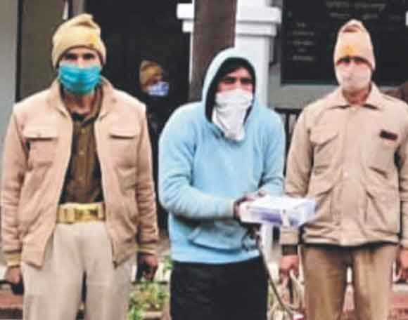 अवैध तमंचे के साथ पुलिस ने दबोचा एक बदमाश